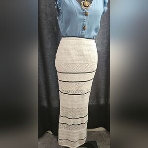 Abercrombie & Fitch Long Knit Skirt. Size Small
